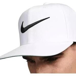 Nike Pro Cap Sportswear Swoosh Snapback Hat White Size S/M FV5522 100 NEW